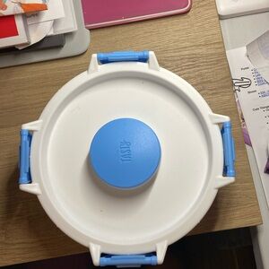 New Tasty salad bowel with strainer and locking lid